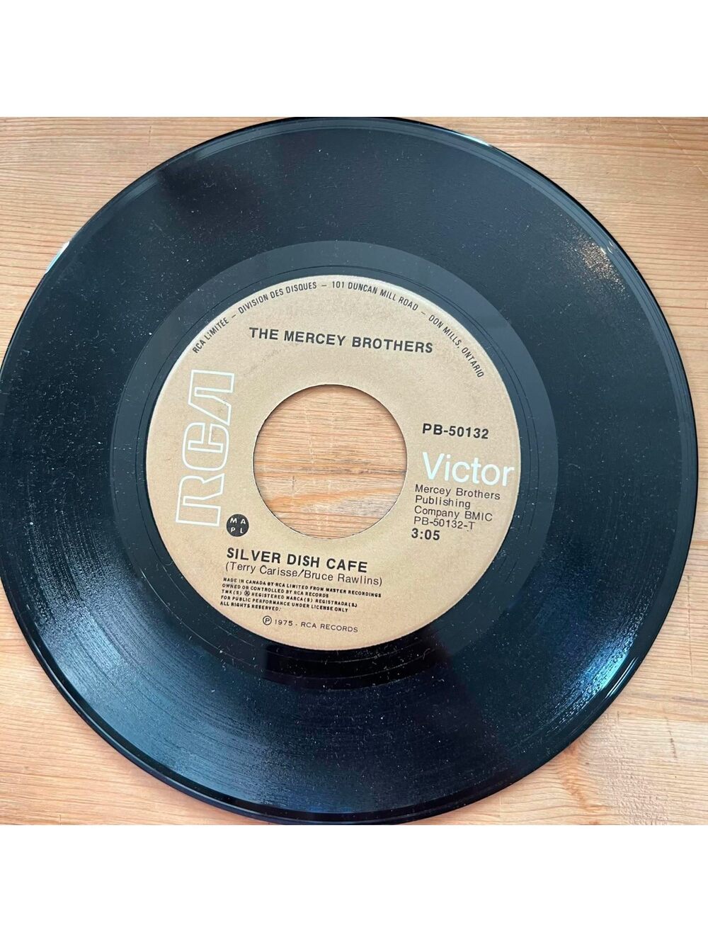The Mercey Brothers - Silver Dish Cafe/Loving you from a Distance 45rpm VG+ R08